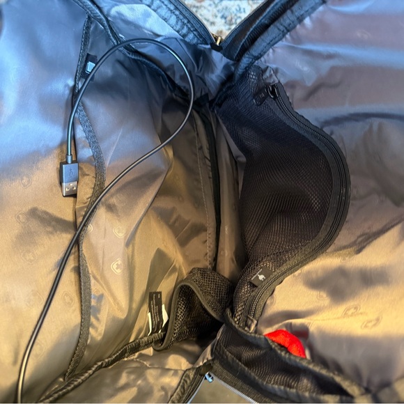 SwissGear 3670 USB ScanSmart Laptop Backpack - Picture 11 of 16